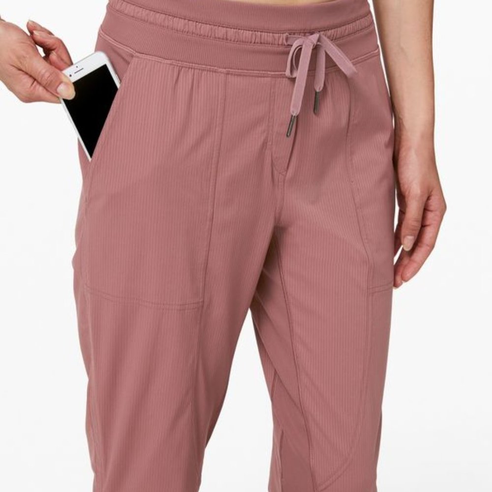 Lululemon Dance Studio Crop